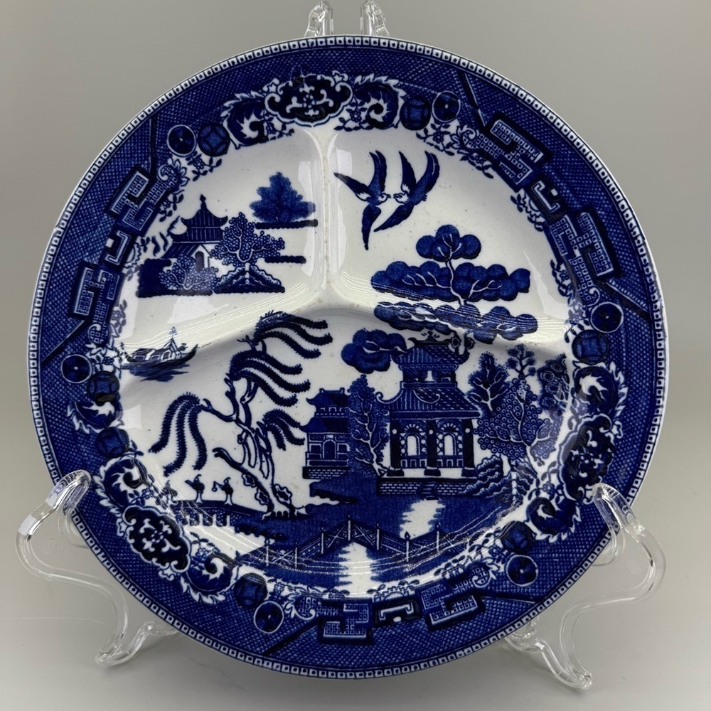 Vintage Charleton and Thompson Ltd
English Blue Willow 10” Grill Plate Dish